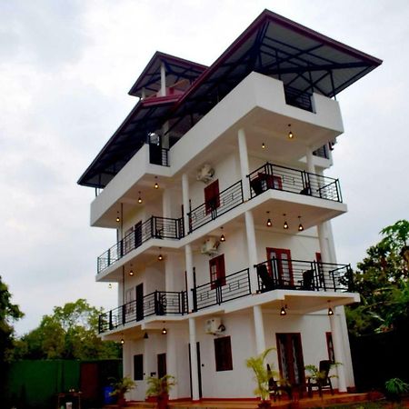 Blue Sky Hotel Yala Exterior photo