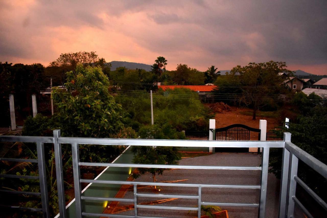 Blue Sky Hotel Yala Exterior photo